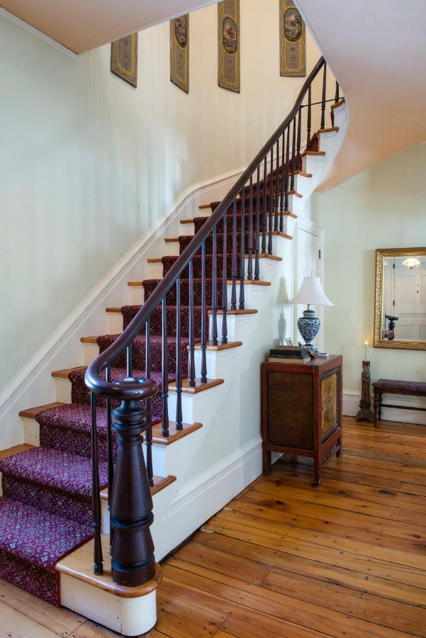 The Egremont Village Inn South Egremont Екстер'єр фото