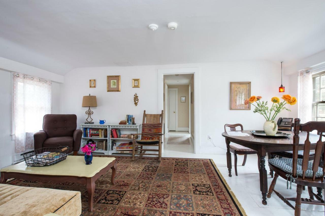 The Egremont Village Inn South Egremont Екстер'єр фото