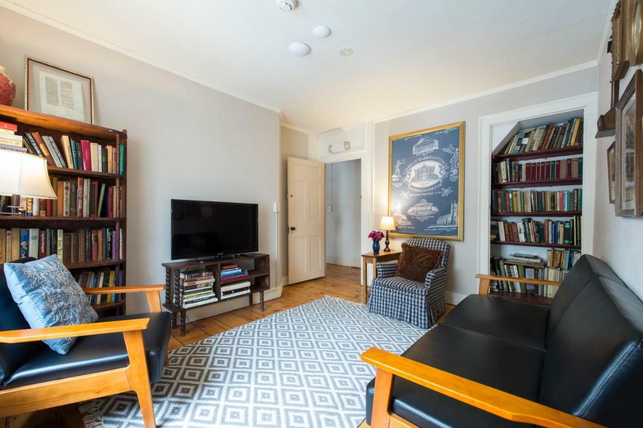 The Egremont Village Inn South Egremont Екстер'єр фото