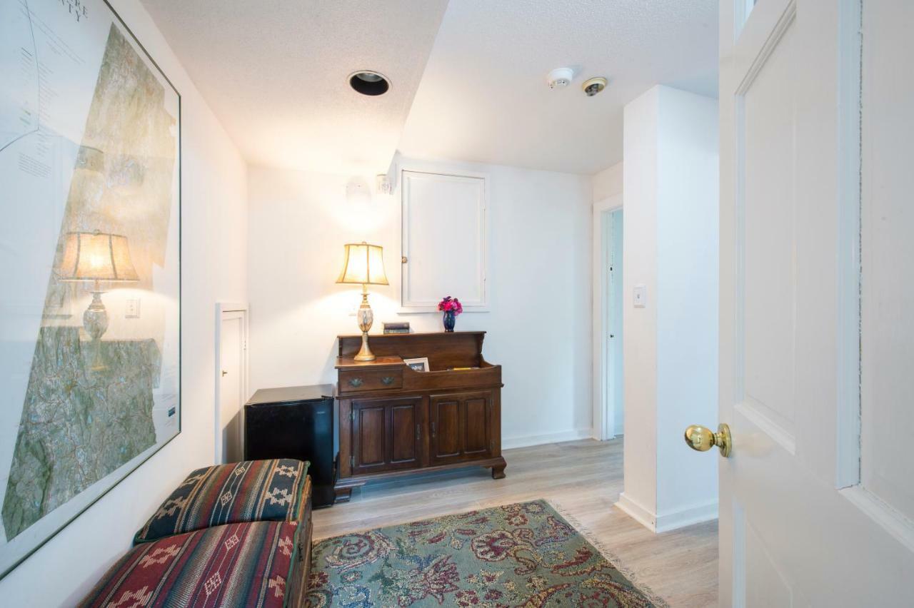 The Egremont Village Inn South Egremont Екстер'єр фото