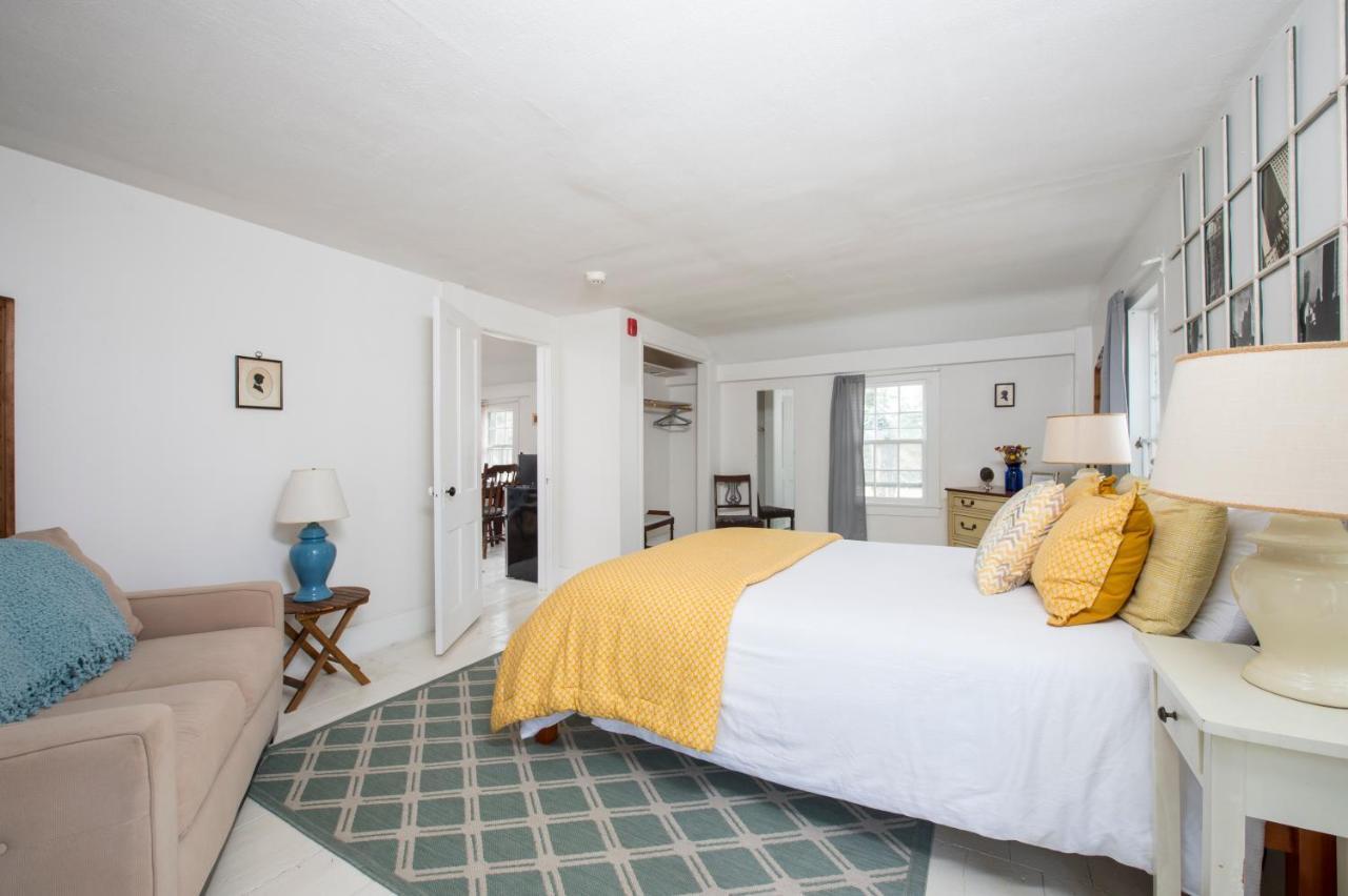 The Egremont Village Inn South Egremont Екстер'єр фото